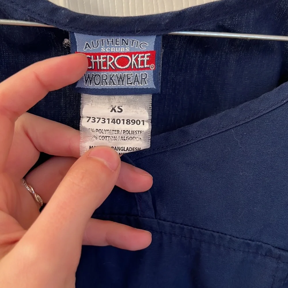 Navy Scrub Top - Picture 2 of 3